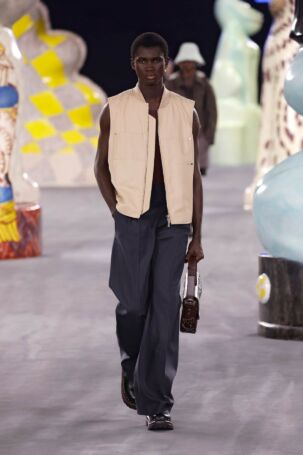 7/49 | Dior Homme Spring 2025 Menswear | Photo: NOWFASHION.com Dior Homme Spring 2025 Menswear | Photo: NOWFASHION.com