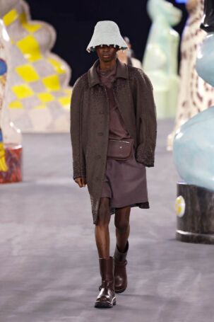 8/49 | Dior Homme Spring 2025 Menswear | Photo: NOWFASHION.com Dior Homme Spring 2025 Menswear | Photo: NOWFASHION.com