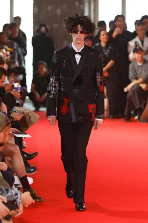 6/39 | Junya Watanabe Spring 2025 Menswear | Photo: NOWFASHION.com Junya Watanabe Spring 2025 Menswear | Photo: NOWFASHION.com