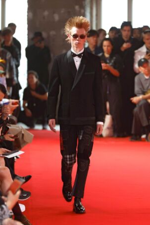 11/39 | Junya Watanabe Spring 2025 Menswear | Photo: NOWFASHION.com Junya Watanabe Spring 2025 Menswear | Photo: NOWFASHION.com