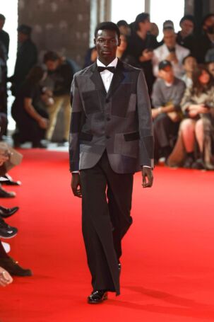 12/39 | Junya Watanabe Spring 2025 Menswear | Photo: NOWFASHION.com Junya Watanabe Spring 2025 Menswear | Photo: NOWFASHION.com