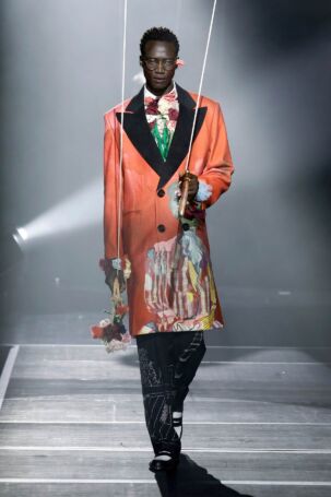 11/35 | KidSuper Spring 2025 Menswear | Photo: NOWFASHION.com KidSuper Spring 2025 Menswear | Photo: NOWFASHION.com