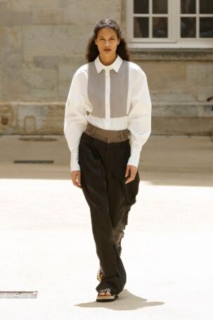 3/51 | Kolor Spring 2025 Menswear | Photo: NOWFASHION.com Kolor Spring 2025 Menswear | Photo: NOWFASHION.com