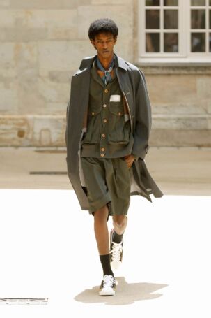 7/51 | Kolor Spring 2025 Menswear | Photo: NOWFASHION.com Kolor Spring 2025 Menswear | Photo: NOWFASHION.com