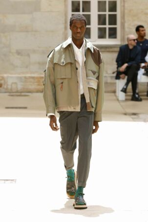 10/51 | Kolor Spring 2025 Menswear | Photo: NOWFASHION.com Kolor Spring 2025 Menswear | Photo: NOWFASHION.com
