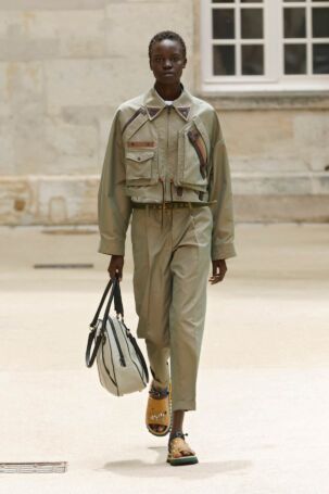 11/51 | Kolor Spring 2025 Menswear | Photo: NOWFASHION.com Kolor Spring 2025 Menswear | Photo: NOWFASHION.com