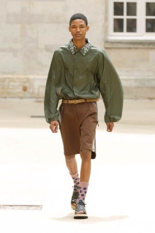 12/51 | Kolor Spring 2025 Menswear | Photo: NOWFASHION.com Kolor Spring 2025 Menswear | Photo: NOWFASHION.com