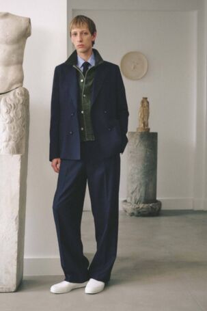 1/33 | Officine Générale Spring 2025 Menswear | Courtesy of Officine Générale Officine Générale Spring 2025 Menswear | Courtesy of Officine Générale