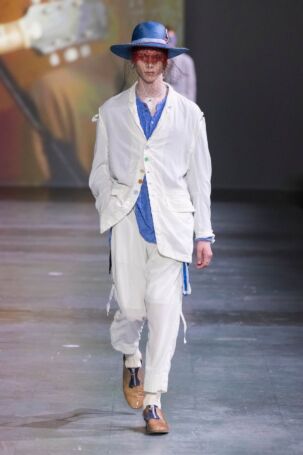 11/54 | UNDERCOVER Spring 2025 Menswear | Photo: NOWFASHION.com UNDERCOVER Spring 2025 Menswear | Photo: NOWFASHION.com