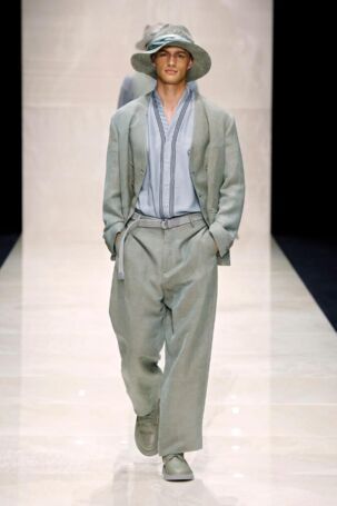 2/93 | Giorgio Armani Spring 2025 Menswear | Photo: NOWFASHION.com Giorgio Armani Spring 2025 Menswear | Photo: NOWFASHION.com