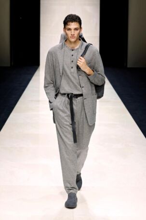 12/93 | Giorgio Armani Spring 2025 Menswear | Photo: NOWFASHION.com Giorgio Armani Spring 2025 Menswear | Photo: NOWFASHION.com