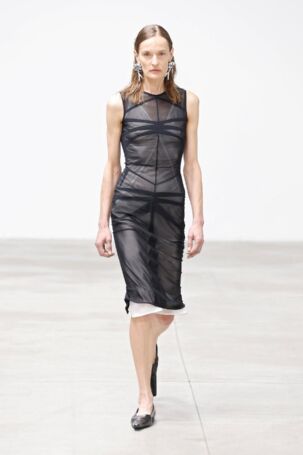 7/59 | JordanLuca Spring 2025 Menswear | Photo: NOWFASHION.com JordanLuca Spring 2025 Menswear | Photo: NOWFASHION.com