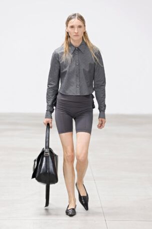 9/59 | JordanLuca Spring 2025 Menswear | Photo: NOWFASHION.com JordanLuca Spring 2025 Menswear | Photo: NOWFASHION.com