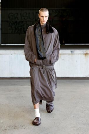 4/41 | Magliano Spring 2025 Menswear | Photo: NOWFASHION.com Magliano Spring 2025 Menswear | Photo: NOWFASHION.com