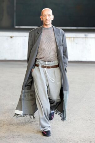 10/41 | Magliano Spring 2025 Menswear | Photo: NOWFASHION.com Magliano Spring 2025 Menswear | Photo: NOWFASHION.com