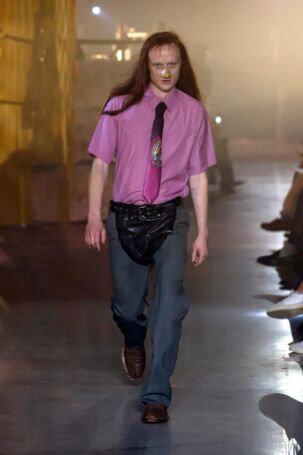 2/33 | Martine Rose Spring 2025 Menswear | Photo: NOWFASHION.com Martine Rose Spring 2025 Menswear | Photo: NOWFASHION.com