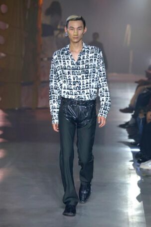 10/33 | Martine Rose Spring 2025 Menswear | Photo: NOWFASHION.com Martine Rose Spring 2025 Menswear | Photo: NOWFASHION.com