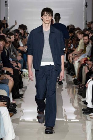 4/39 | Neil Barrett Spring 2025 Menswear | Courtesy of Neil Barrett Neil Barrett Spring 2025 Menswear | Courtesy of Neil Barrett