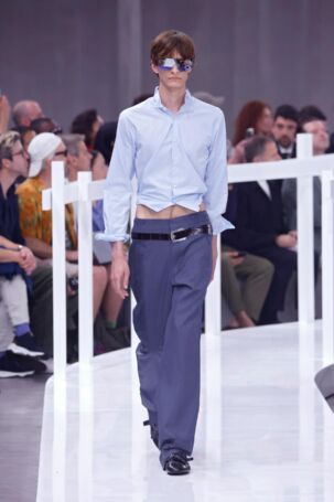 4/53 | Prada Spring 2025 Menswear | Photo: NOWFASHION.com Prada Spring 2025 Menswear | Photo: NOWFASHION.com