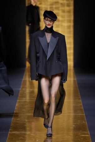 3/65 | Dolce&Gabbana Fall 2024 | Photo: NOWFASHION.com Dolce&Gabbana Fall 2024 | Photo: NOWFASHION.com