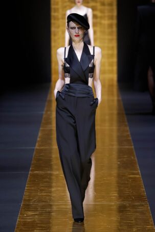 8/65 | Dolce&Gabbana Fall 2024 | Photo: NOWFASHION.com Dolce&Gabbana Fall 2024 | Photo: NOWFASHION.com