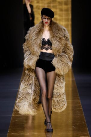 10/65 | Dolce&Gabbana Fall 2024 | Photo: NOWFASHION.com Dolce&Gabbana Fall 2024 | Photo: NOWFASHION.com