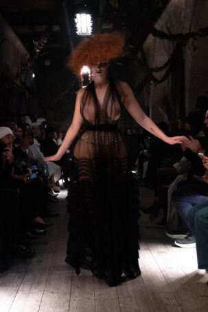 3/44 | Maison Margiela Spring 2024 Haute Couture | Photo: NOWFASHION.com Maison Margiela Spring 2024 Haute Couture | Photo: NOWFASHION.com