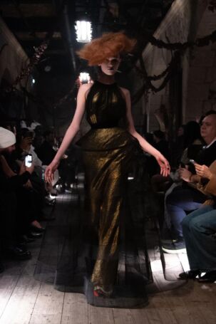 6/44 | Maison Margiela Spring 2024 Haute Couture | Photo: NOWFASHION.com Maison Margiela Spring 2024 Haute Couture | Photo: NOWFASHION.com