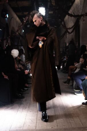 12/44 | Maison Margiela Spring 2024 Haute Couture | Photo: NOWFASHION.com Maison Margiela Spring 2024 Haute Couture | Photo: NOWFASHION.com
