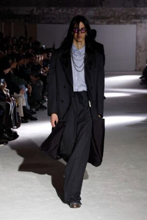 4/39 | Junya Watanabe Fall 2024 Menswear | Photo: NOWFASHION.com Junya Watanabe Fall 2024 Menswear | Photo: NOWFASHION.com