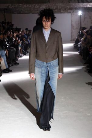 9/39 | Junya Watanabe Fall 2024 Menswear | Photo: NOWFASHION.com Junya Watanabe Fall 2024 Menswear | Photo: NOWFASHION.com