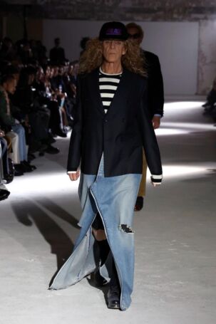 12/39 | Junya Watanabe Fall 2024 Menswear | Photo: NOWFASHION.com Junya Watanabe Fall 2024 Menswear | Photo: NOWFASHION.com