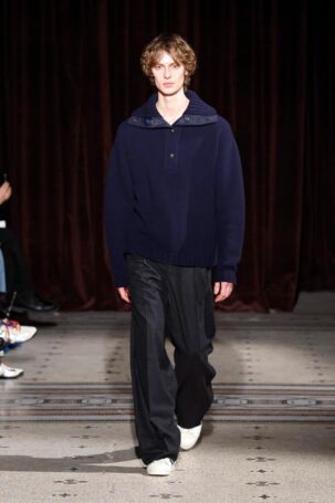 7/32 | Wales Bonner Fall 2024 Menswear | Photo: NOWFASHION.com Wales Bonner Fall 2024 Menswear | Photo: NOWFASHION.com