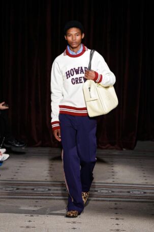 9/32 | Wales Bonner Fall 2024 Menswear | Photo: NOWFASHION.com Wales Bonner Fall 2024 Menswear | Photo: NOWFASHION.com