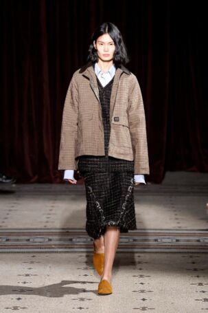 10/32 | Wales Bonner Fall 2024 Menswear | Photo: NOWFASHION.com Wales Bonner Fall 2024 Menswear | Photo: NOWFASHION.com