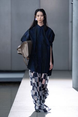 11/45 | HARUNOBUMURATA Spring 2024 | Photo Credit: JFWO Japan Fashion Week Organization HARUNOBUMURATA Spring 2024 | Photo Credit: JFWO Japan Fashion Week Organization