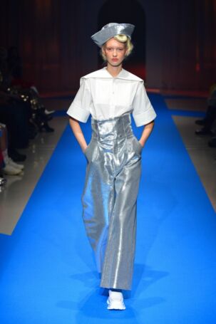 1/30 | VIVIANO Spring 2024 | Photo Credit: JFWO Japan Fashion Week Organization VIVIANO Spring 2024 | Photo Credit: JFWO Japan Fashion Week Organization