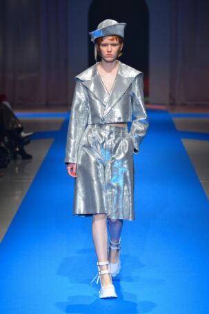 2/30 | VIVIANO Spring 2024 | Photo Credit: JFWO Japan Fashion Week Organization VIVIANO Spring 2024 | Photo Credit: JFWO Japan Fashion Week Organization