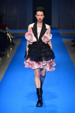 3/30 | VIVIANO Spring 2024 | Photo Credit: JFWO Japan Fashion Week Organization VIVIANO Spring 2024 | Photo Credit: JFWO Japan Fashion Week Organization