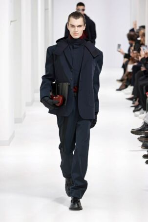 4/44 | Ferrari Fall 2023 | Photo: NOWFASHION.com Ferrari Fall 2023 | Photo: NOWFASHION.com
