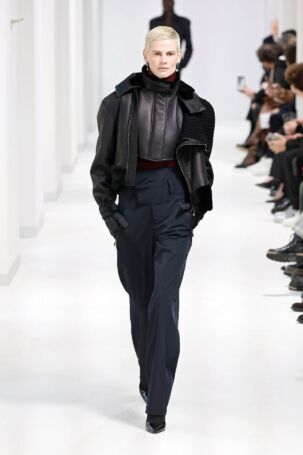 6/44 | Ferrari Fall 2023 | Photo: NOWFASHION.com Ferrari Fall 2023 | Photo: NOWFASHION.com