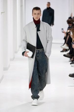 12/44 | Ferrari Fall 2023 | Photo: NOWFASHION.com Ferrari Fall 2023 | Photo: NOWFASHION.com