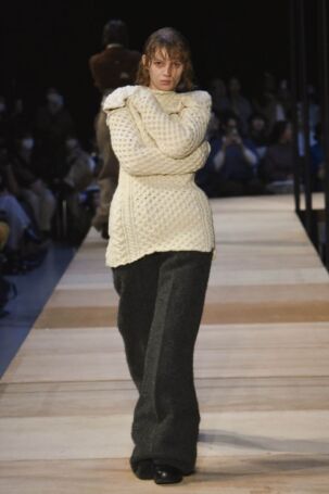 3/22 | pillings Fall 2023 | Courtesy of Japan Fashion Week Organization pillings Fall 2023 | Courtesy of Japan Fashion Week Organization