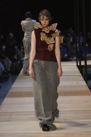 7/22 | pillings Fall 2023 | Courtesy of Japan Fashion Week Organization pillings Fall 2023 | Courtesy of Japan Fashion Week Organization