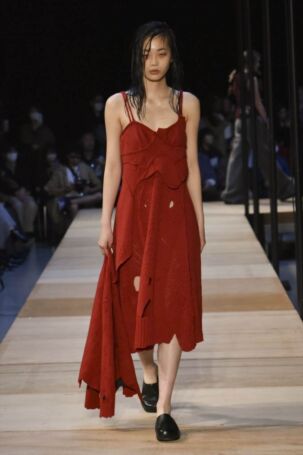 8/22 | pillings Fall 2023 | Courtesy of Japan Fashion Week Organization pillings Fall 2023 | Courtesy of Japan Fashion Week Organization