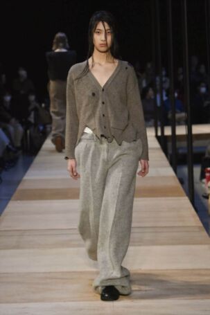 10/22 | pillings Fall 2023 | Courtesy of Japan Fashion Week Organization pillings Fall 2023 | Courtesy of Japan Fashion Week Organization