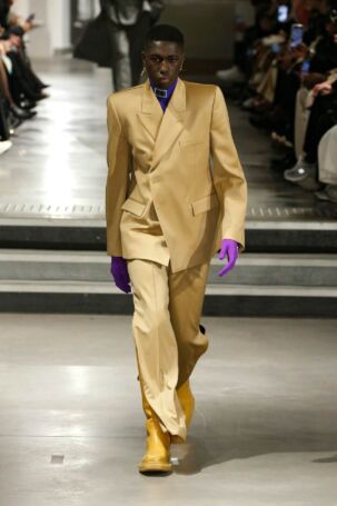 6/60 | VTMNTS Fall 2022 | Photo: NOWFASHION.com VTMNTS Fall 2022 | Photo: NOWFASHION.com