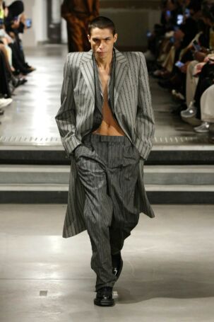 8/60 | VTMNTS Fall 2022 | Photo: NOWFASHION.com VTMNTS Fall 2022 | Photo: NOWFASHION.com