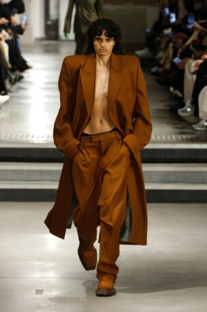 9/60 | VTMNTS Fall 2022 | Photo: NOWFASHION.com VTMNTS Fall 2022 | Photo: NOWFASHION.com