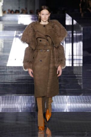 1/109 | Burberry Fall 2020 | Photo: NOWFASHION.com Burberry Fall 2020 | Photo: NOWFASHION.com